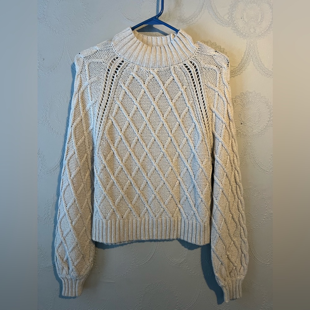 American Eagle. Women’s sweater size small.